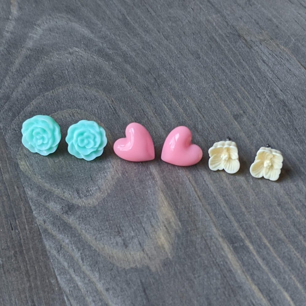 Floral & Heart Resin Stud Earrings Set of 3 - Mint Rose, Pink Heart, Cream Pansy